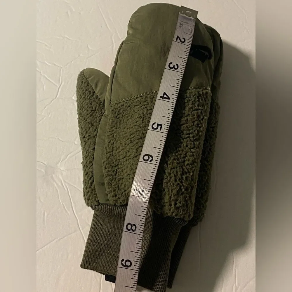 Nike women’s faux fur fleece lined sherpa nylon army green mittens XS